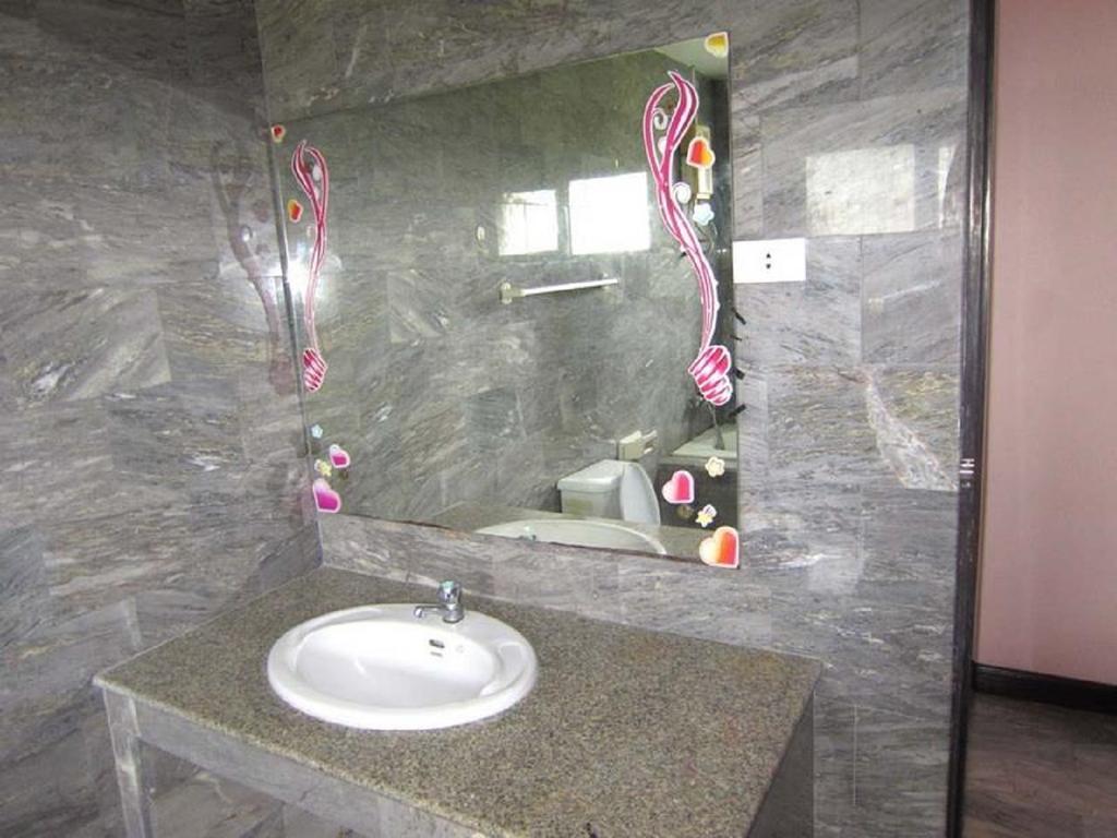 Aa Guesthouse Паттайя Номер фото